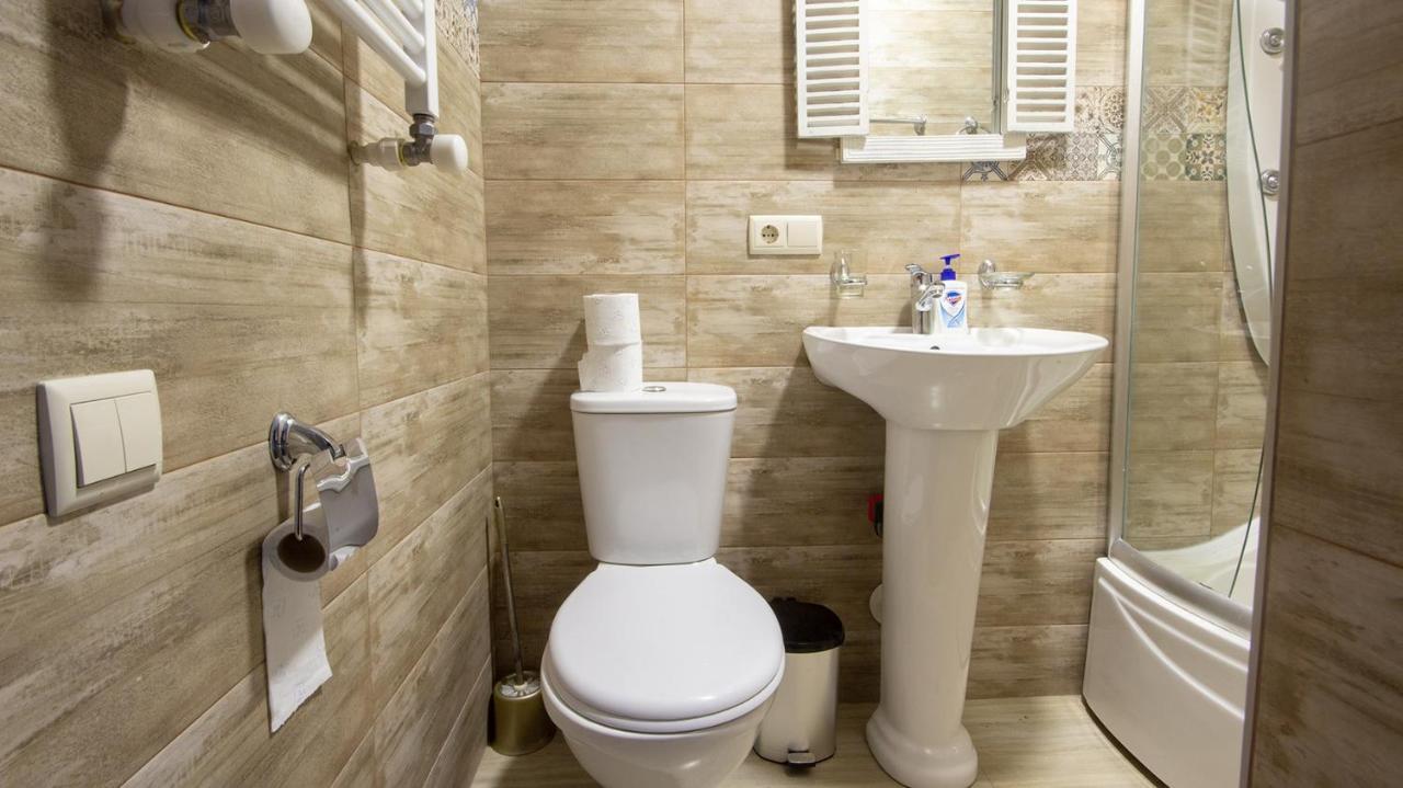 4 Bedroom Apartment On Liberty Square Tbilissi Extérieur photo