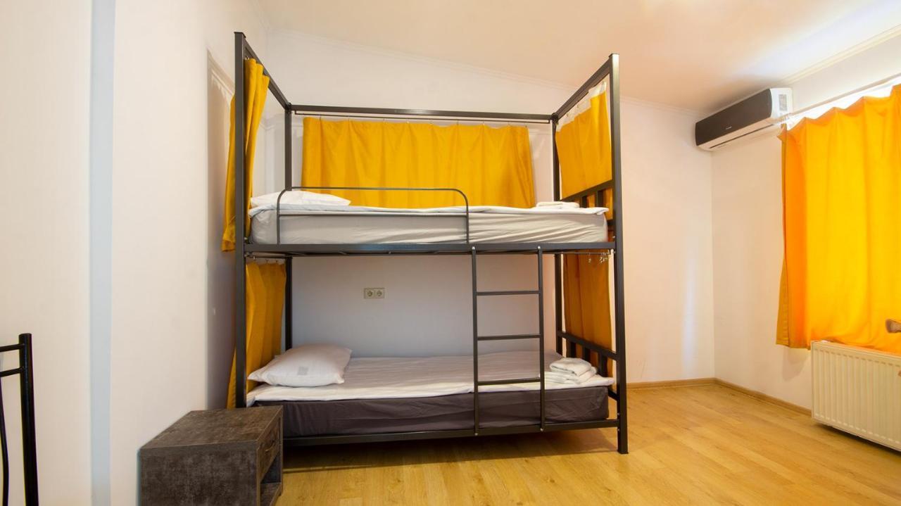 4 Bedroom Apartment On Liberty Square Tbilissi Extérieur photo