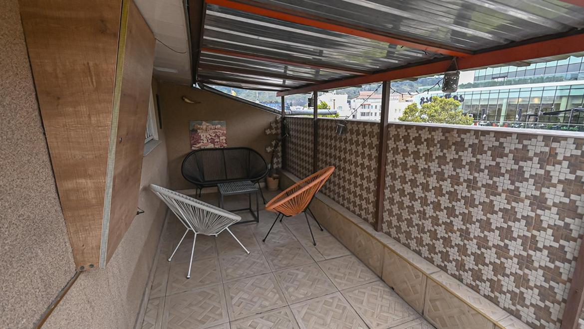 4 Bedroom Apartment On Liberty Square Tbilissi Extérieur photo