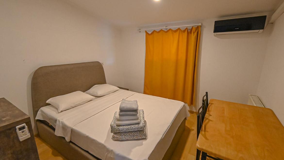 4 Bedroom Apartment On Liberty Square Tbilissi Extérieur photo